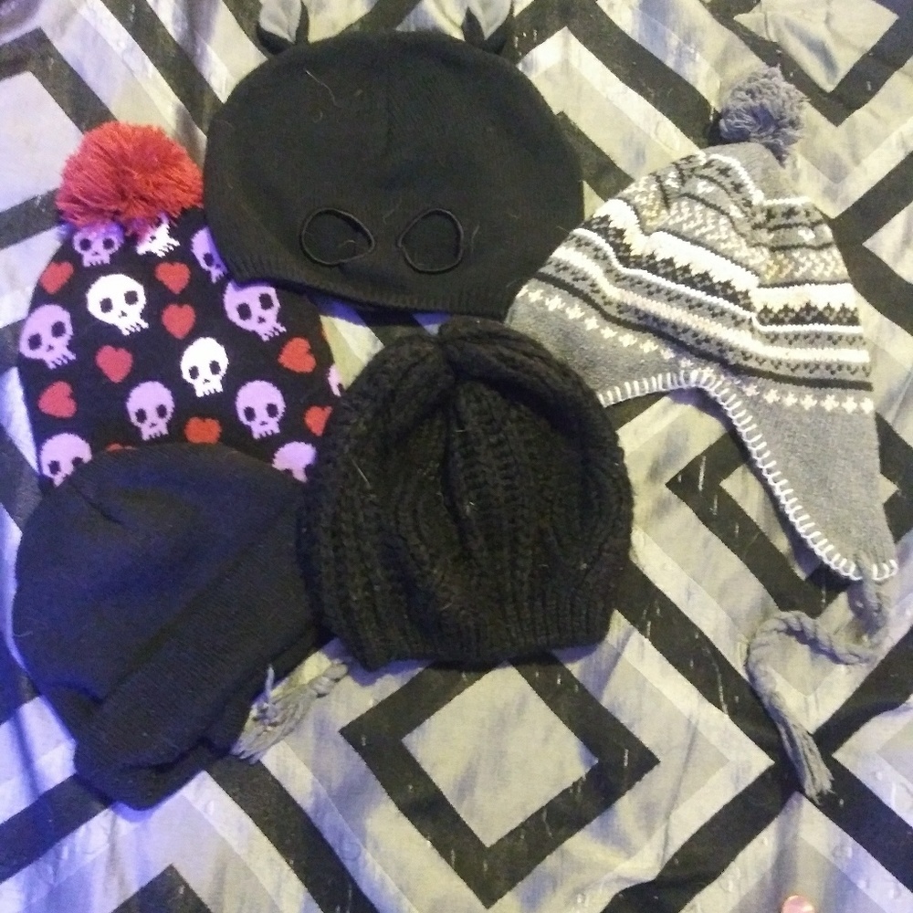Benies - Picture 2 of 2